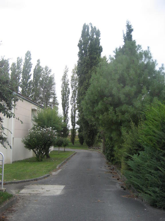 Hotel Bon Repos Barbezieux-Saint-Hilaire Exterior photo